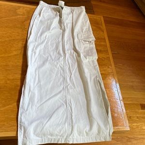 Old Navy cargo skirt size 4, cream